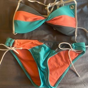 Very cute suit with a nice little push up